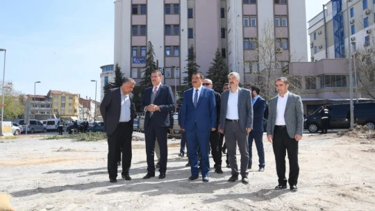 Milletvekili Tüfenkci ve Başkan Gürkan, tellal pazarı alanında incelemelerde bulundu