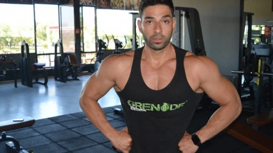 Milli vücut geliştirme şampiyonu Gürsoy, genç sporcularla bir araya geldi