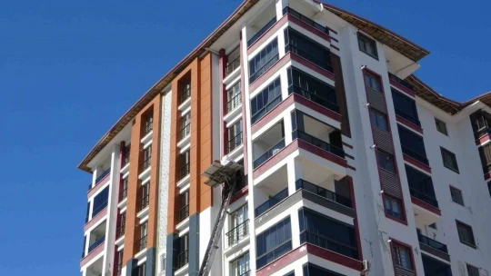Milyonluk yeni daireleri yıkılan vatandaşlar isyan etti