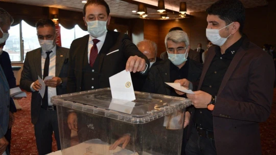 MİMDER'de Bülbüloğlu güven tazeledi