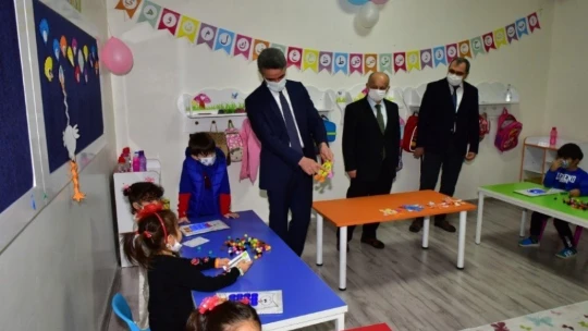 Miniklerden Kur'an kursuna ilgi