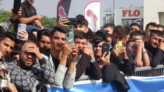 Modifiyeli araç tutkunları Malatya'da bir araya geldi