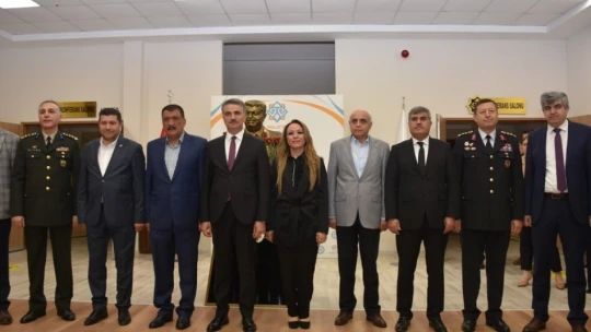 MTÜ'de Özal'ı anma töreni düzenlendi