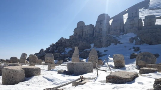 Nemrut Dağı'nda kar esareti
