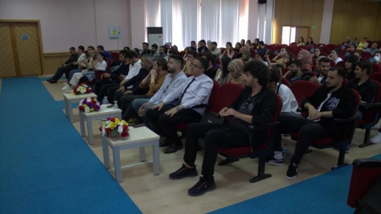 Neşet Ertaş türkülerinin söylendiği konsere ilgi