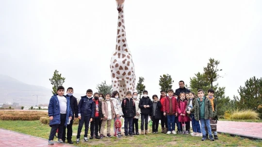 Öğrenciler mektup yazdı, Güder geri çevirmedi