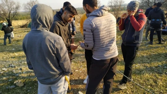 Öğrencilerden uygulamalı kamp eğitimi