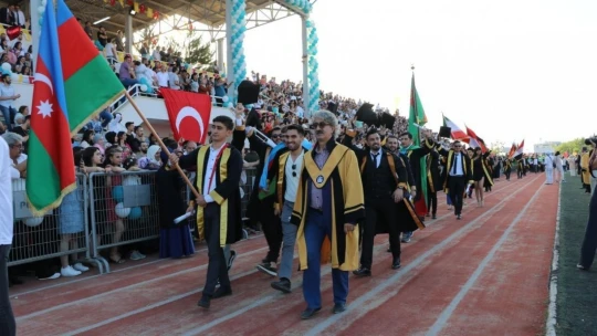 Öğrencilerin mezuniyet coşkusu