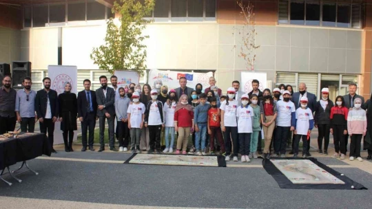 Öğrencilerin seramik çalışmaları sergilendi