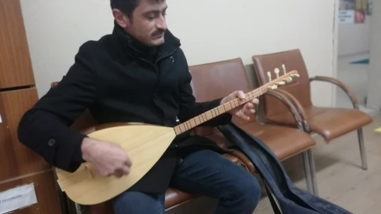 Öğretmenin saz hayali Türki diyarı Arguvan'da gerçek oluyor