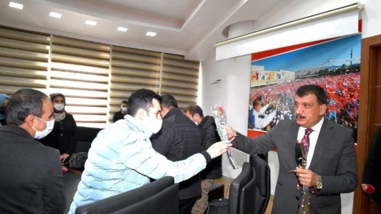 Öğretmenler, Başkan Gürkan'ın Öğretmenler Günü'nü kutladı
