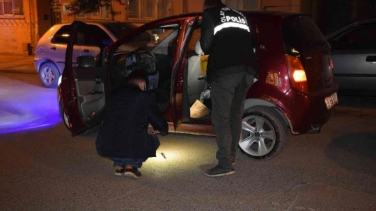 Önce bıçakladı sonra gasp etti, kaçarken yakalandı