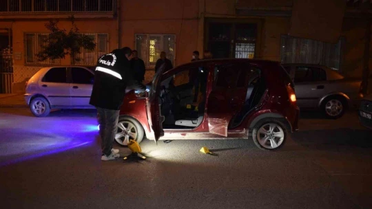 Önce bıçakladı sonra gasp etti, kaçarken yakalandı