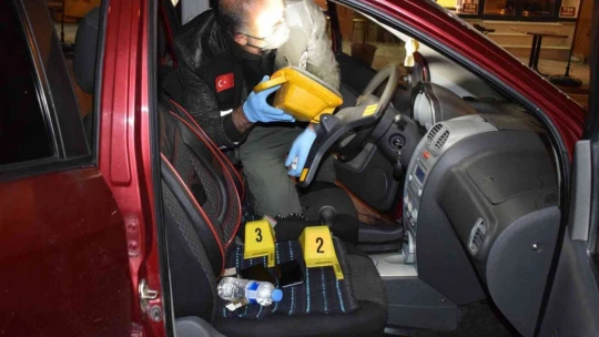 Önce bıçakladı sonra gasp etti, kaçarken yakalandı