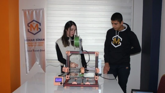 Online ders ile 3D yazıcı ürettiler