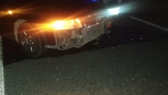 Otobüs ile çarpışan otomobilin sürücüsü yaralandı