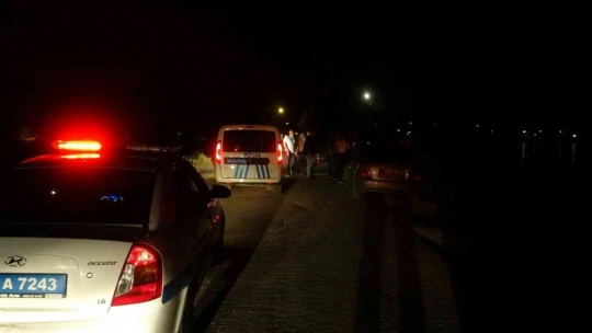 Otomobilden gölet kenarındaki gençlere ateş açıldı: 1 ölü