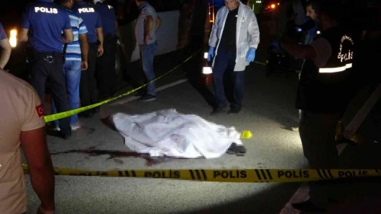 Otomobilin çarptığı 19 yaşındaki genç hayatını kaybetti