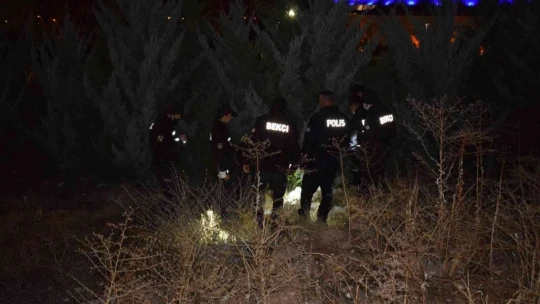 Otoparkta tartıştığı kişiler tarafından ayağında vuruldu