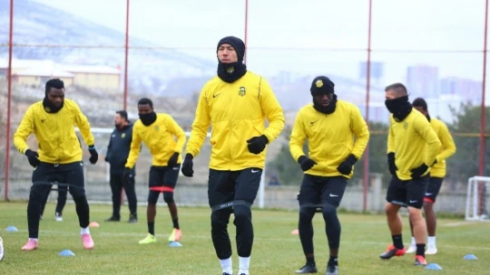 Umut Bulut, rekora koşuyor
