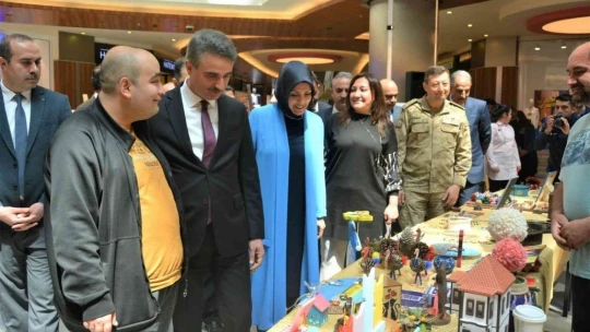 Özel öğrencilerin sergisine ilgi