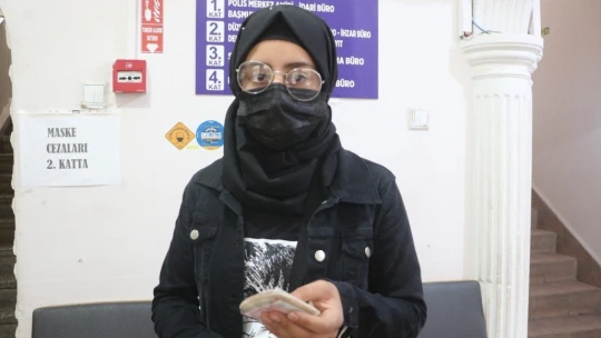 Para dolu cüzdanını kaybetti duyarlı vatandaş bulup polise teslim etti