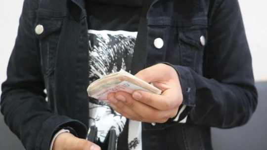 Para dolu cüzdanını kaybetti duyarlı vatandaş bulup polise teslim etti