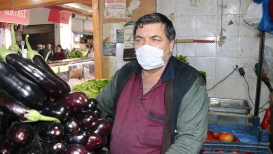 Pazar esnafını hem marketler hem de virüs vurdu