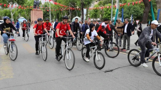 Pedallar Gençlik Haftası için çevrildi
