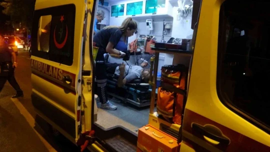 Polis merkezi önünde silahlı saldırı: 2 yaralı
