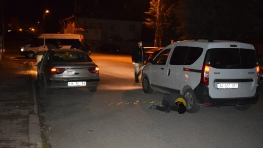 Polisin 'dur' ihtarına uymayan sürücü otomobili bırakıp kaçtı