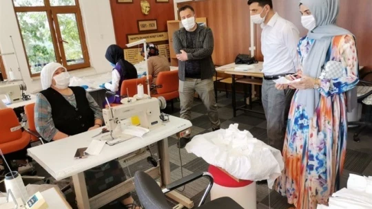 Pütürge'de de maske üretiliyor