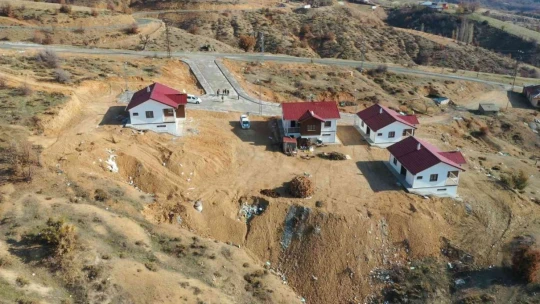 Pütürge'de deprem sonrası yeni konutlarda yaşam başladı