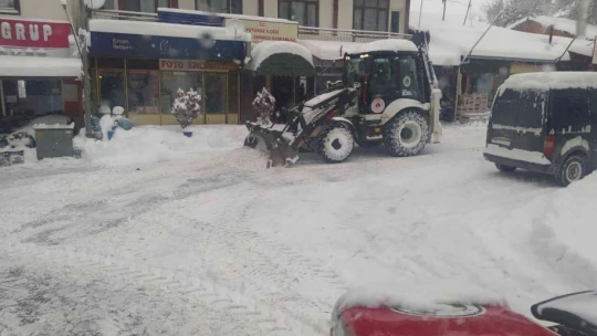 Pütürge'de karla mücadele sürüyor