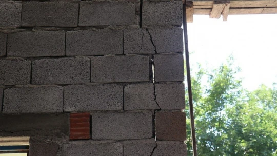 6 ev ağır hasar aldı