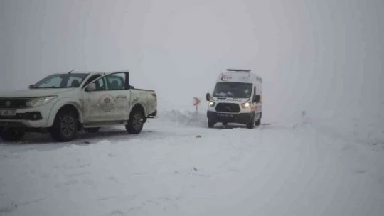 Rabia bebek, 4 saatlik yol açma çalışmasından sonra hastaneye ulaştırıldı