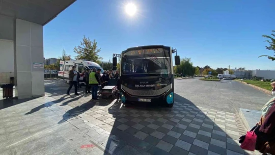 Rahatsızlanan yolcuyu saniyelerle yarışarak hastaneye yetiştirdi