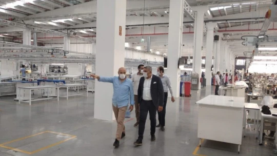 Sadıkoğlu: 'Fabrikalarda tedbirler alınarak üretim devam ediyor'