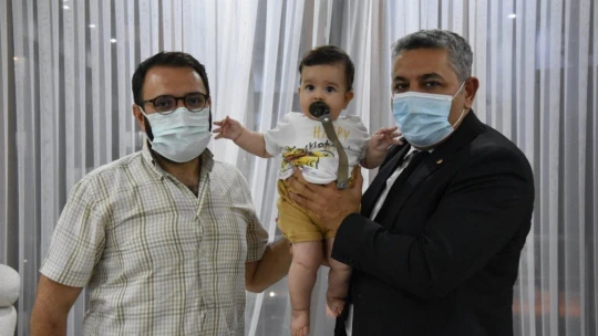 Sadıkoğlu'ndan Çınar bebeğe destek ziyareti