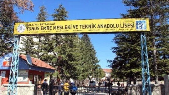 Sadıkoğlu'ndan öğrencilere meslek lisesi tavsiyesi