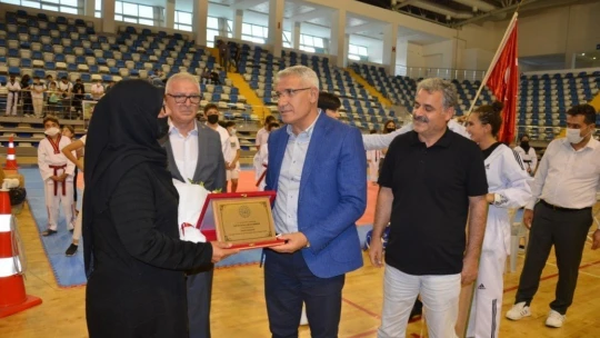 Şampiyonada şehit annesini duygulandıran resim