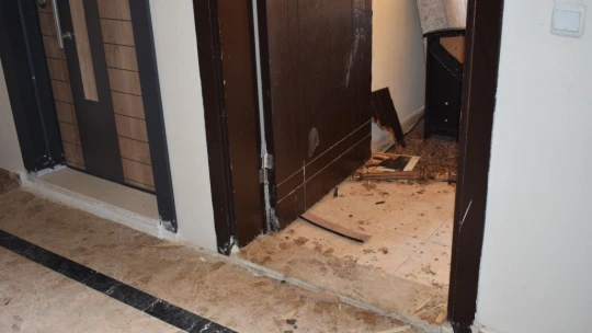 Satırla kendine zarar veren şahsı özel harekat ekipleri etkisiz hale getirdi