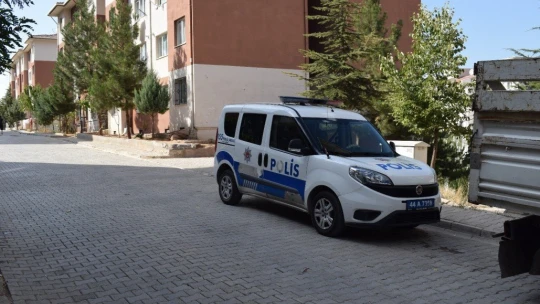 Satırla kendine zarar veren şahsı özel harekat ekipleri etkisiz hale getirdi