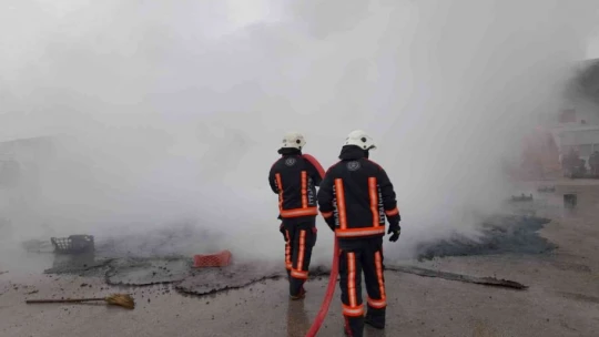 Sebze halinde yangın çıktı