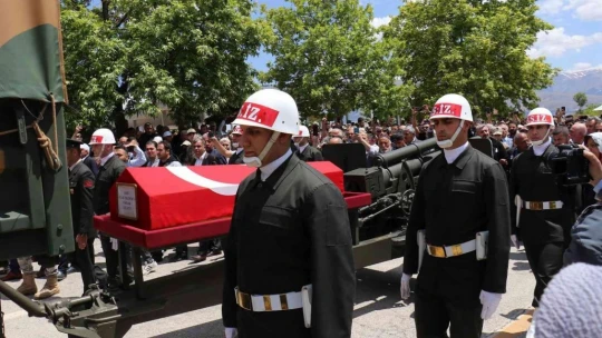 Şehit Celal Tekedereli memleketinde son yolculuğuna uğurlandı