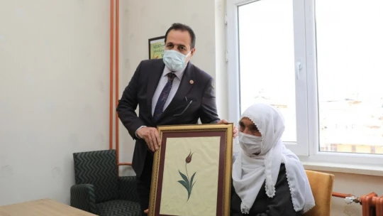 Şehit Hamdi Dikmen'in ismi kütüphanede yaşatılacak