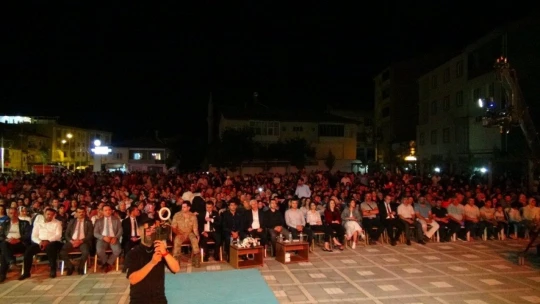 Şehit öğretmen şehadetinin yıl dönümünde unutulmadı