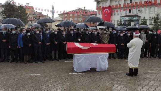 Şehit Uzman Çavuş Kızılay, Hekimhan'da gözyaşları arasında defnedildi