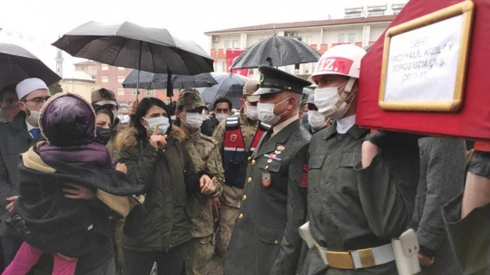 Şehit Uzman Çavuş Kızılay, Hekimhan'da gözyaşları arasında defnedildi