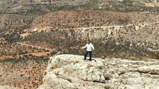 Selahattin Alpay'ın son klipi Akçadağ'da çekildi